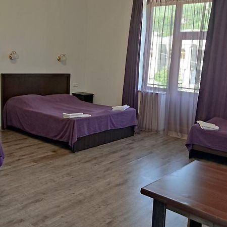 Mthnadzor Hotell Goris Eksteriør bilde