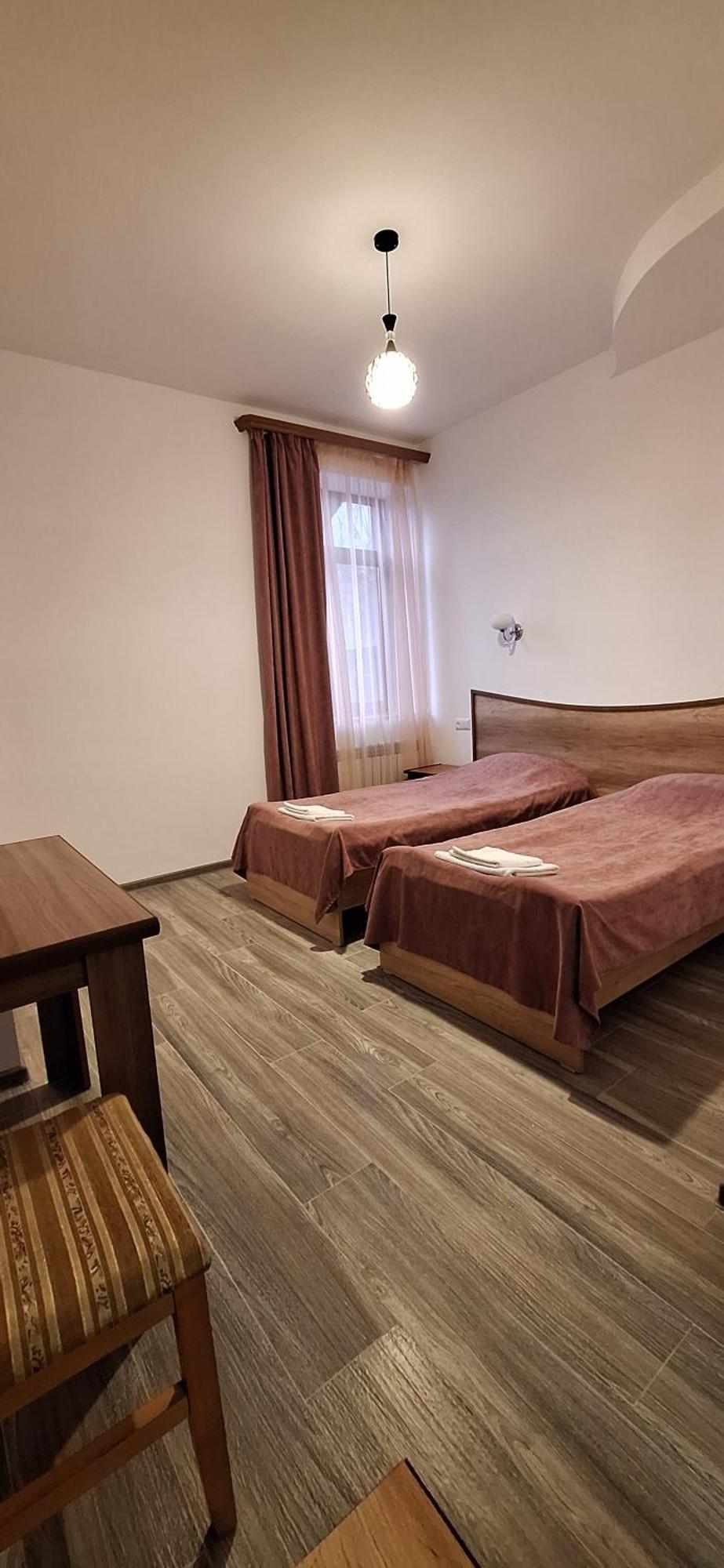 Mthnadzor Hotell Goris Eksteriør bilde